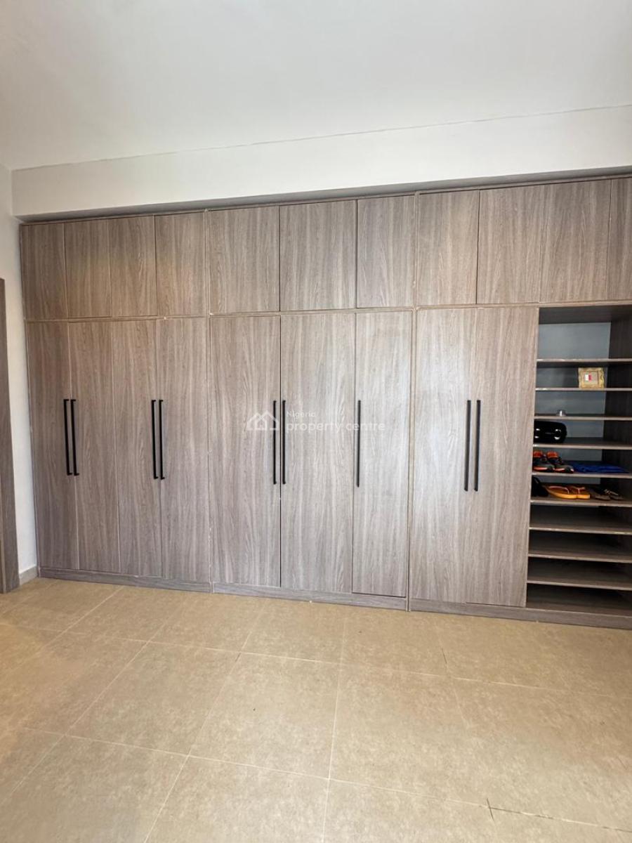 Newly Built 3 Bedroom Apartment,central Gas System, Gym, Pool, Lekki Phase 1, Lekki, Lagos, Flat / Apartment for Sale