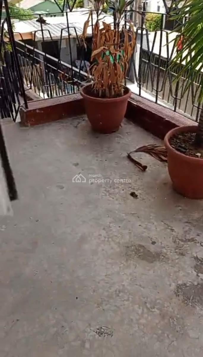 Lovely Service 3bed Room Flat, Gbagada Phrs 1cgra, Gbagada, Lagos, Flat / Apartment for Rent