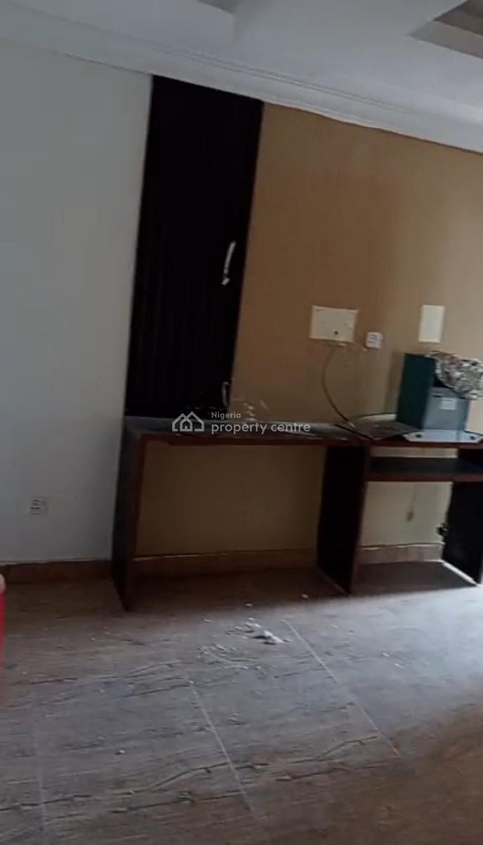 Lovely Service 3bed Room Flat, Gbagada Phrs 1cgra, Gbagada, Lagos, Flat / Apartment for Rent