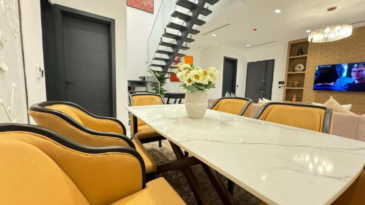 Luxury Spacious 2 Bedroom Apartment with Swimming Pool and Gymnasium, Housekeeping,soccer Table,spacious Balconies, Lekki Phase 1, Lekki, Lagos, Flat / Apartment Short Let