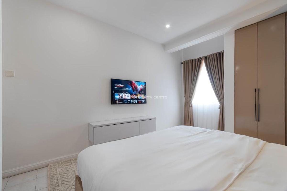 Luxury Four Bedroom with Pool, Snooker and Water Front, Lekki Phase 1, Lekki, Lagos, Flat / Apartment Short Let