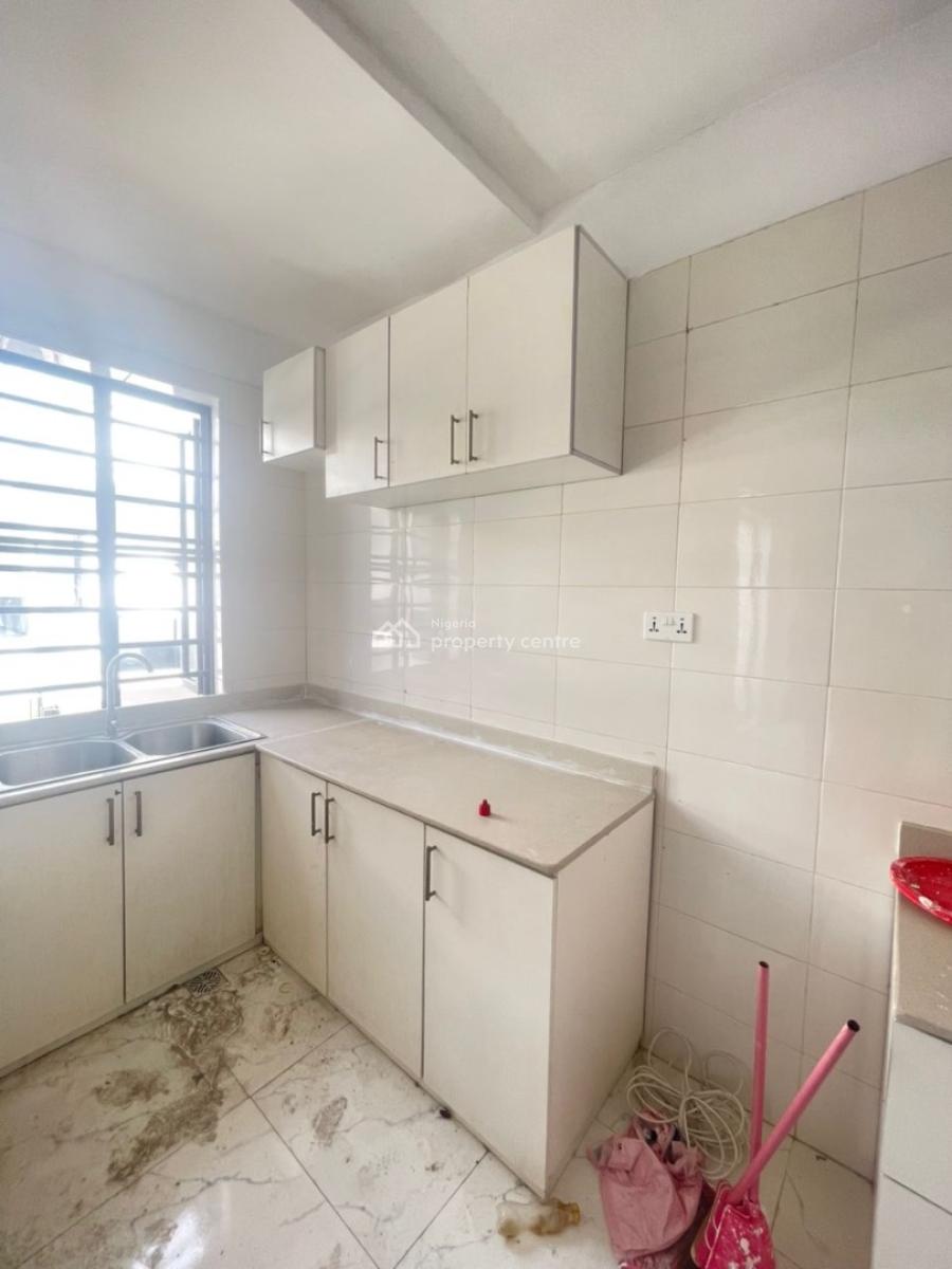 Spacious and Fully Serviced 2bedroom Apartment, Ologolo, Lekki, Lagos, Flat / Apartment for Rent