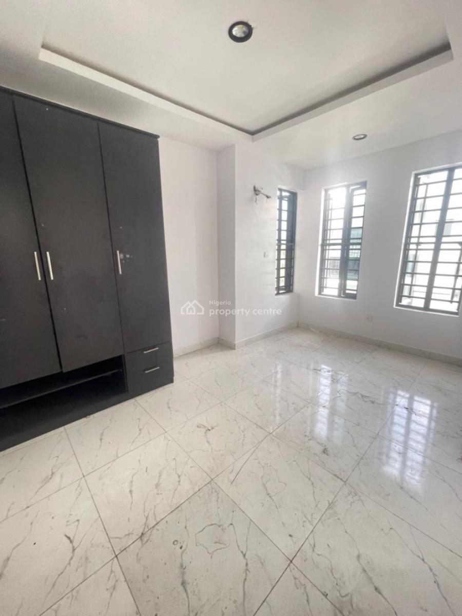 Spacious and Fully Serviced 2bedroom Apartment, Ologolo, Lekki, Lagos, Flat / Apartment for Rent