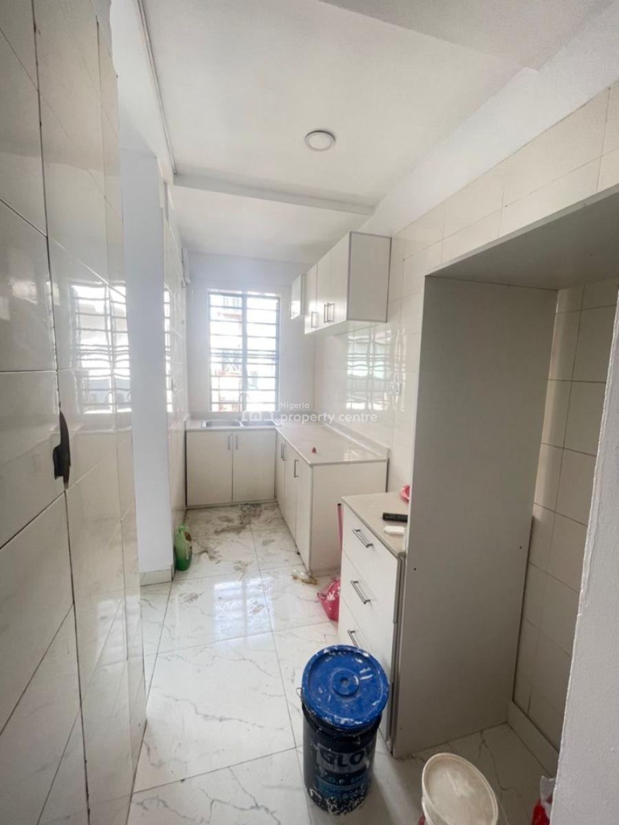 Spacious and Fully Serviced 2bedroom Apartment, Ologolo, Lekki, Lagos, Flat / Apartment for Rent