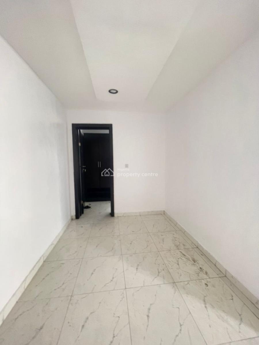 Spacious and Fully Serviced 2bedroom Apartment, Ologolo, Lekki, Lagos, Flat / Apartment for Rent