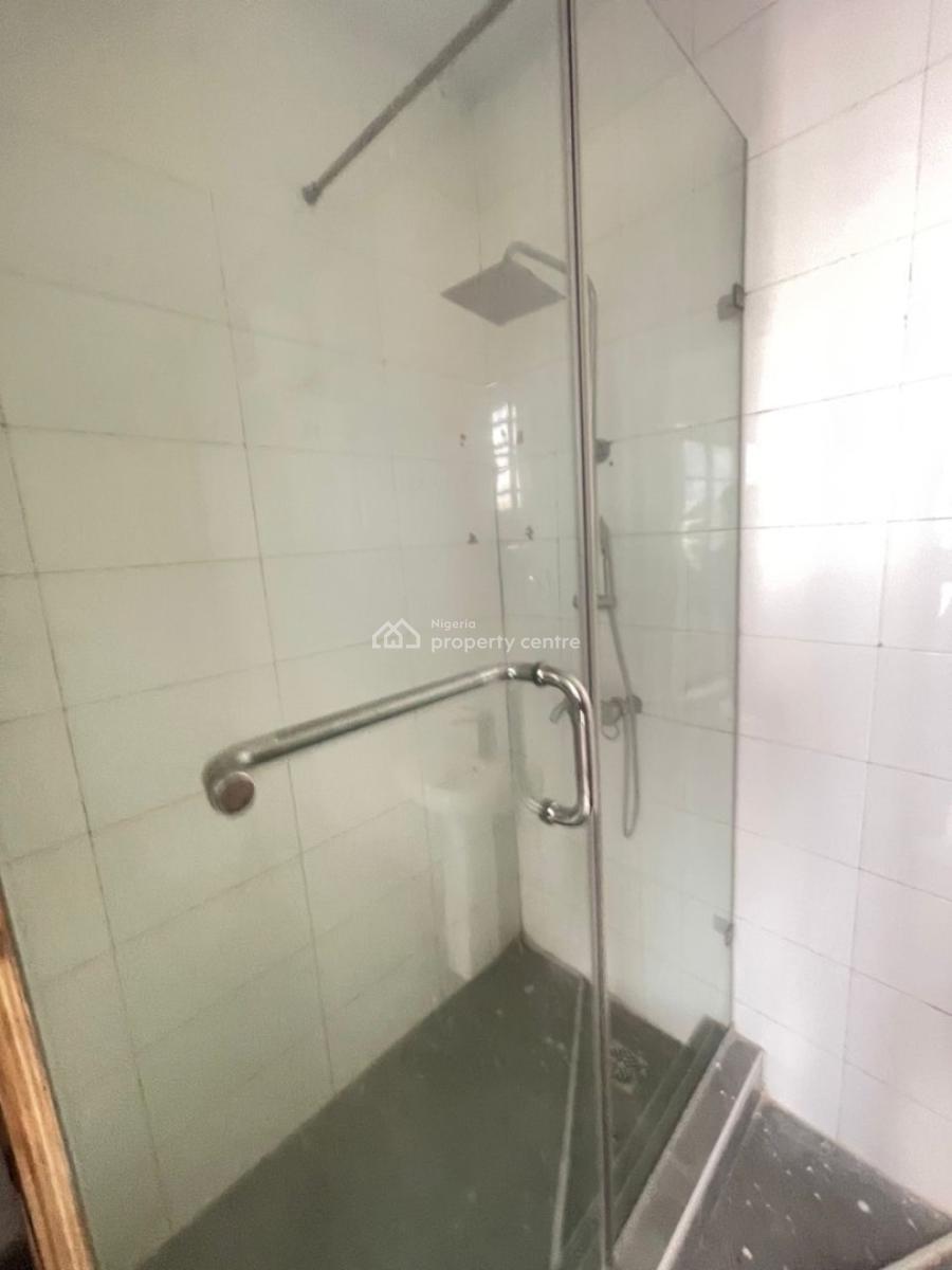 Spacious and Fully Serviced 2bedroom Apartment, Ologolo, Lekki, Lagos, Flat / Apartment for Rent