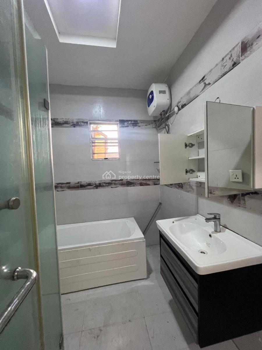 Luxury Master Bedroom (spc Floor), Vbay Estate, Orchid Road, Lekki, Lagos, Flat / Apartment for Rent