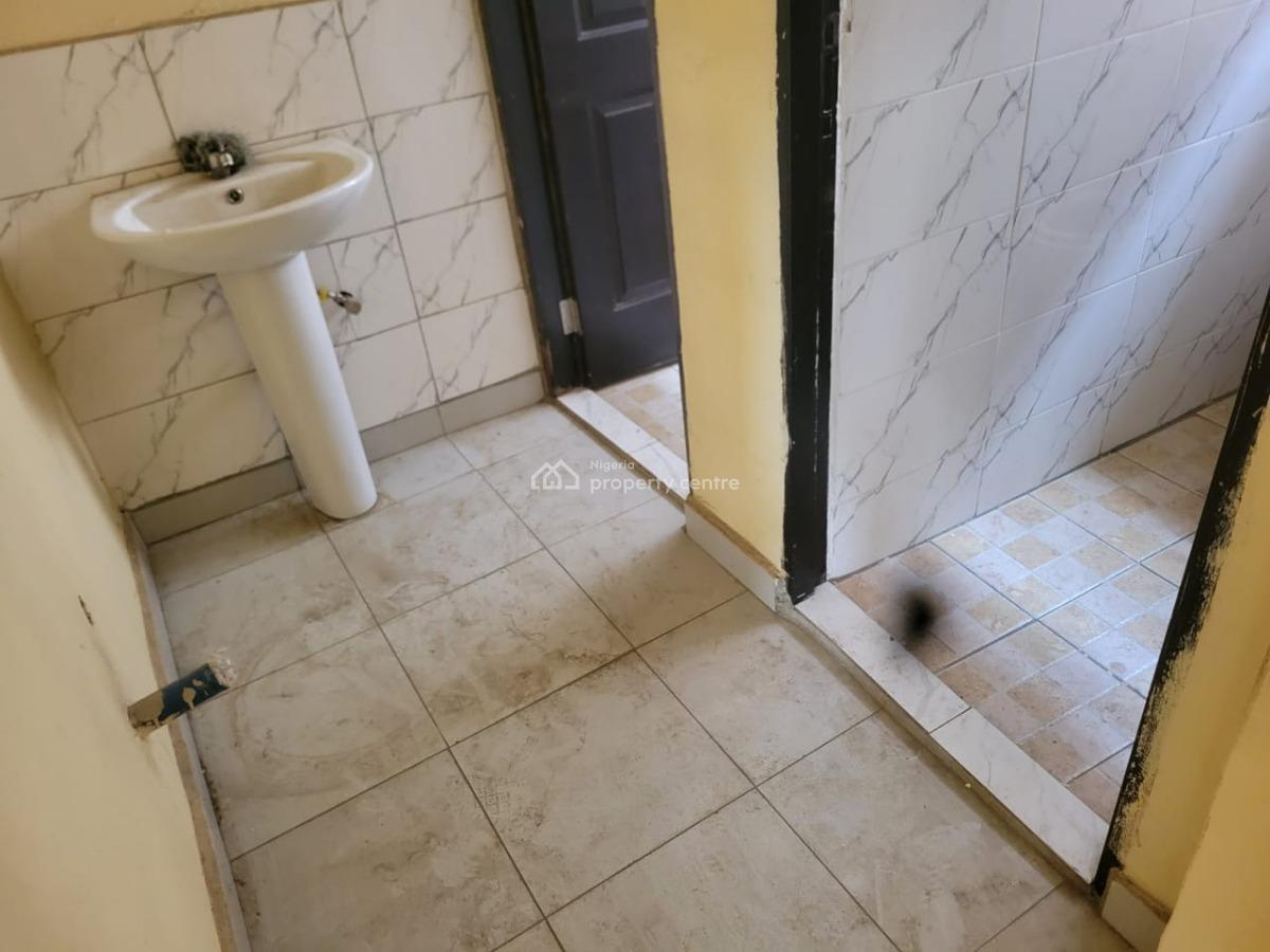 100 Square Meters Showroom Wuse, Wuse, Abuja, Commercial Property for Rent