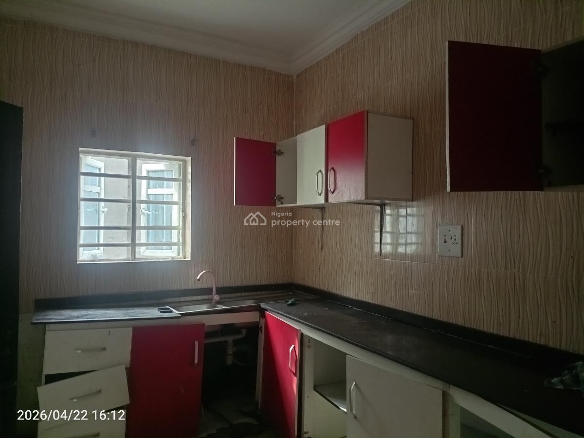 3 Bedroom Luxurious Upstairs Flat, Ogoyo, Close to Lekki Scheme 2., Ilaje, Ajah, Lagos, Flat / Apartment for Rent