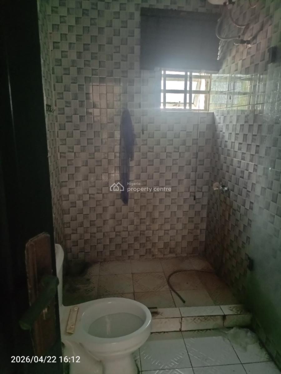 3 Bedroom Luxurious Upstairs Flat, Ogoyo, Close to Lekki Scheme 2., Ilaje, Ajah, Lagos, Flat / Apartment for Rent