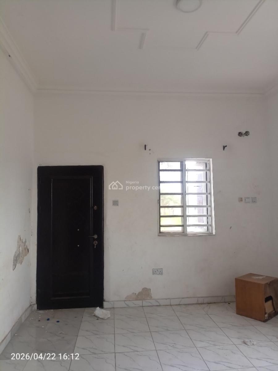 3 Bedroom Luxurious Upstairs Flat, Ogoyo, Close to Lekki Scheme 2., Ilaje, Ajah, Lagos, Flat / Apartment for Rent