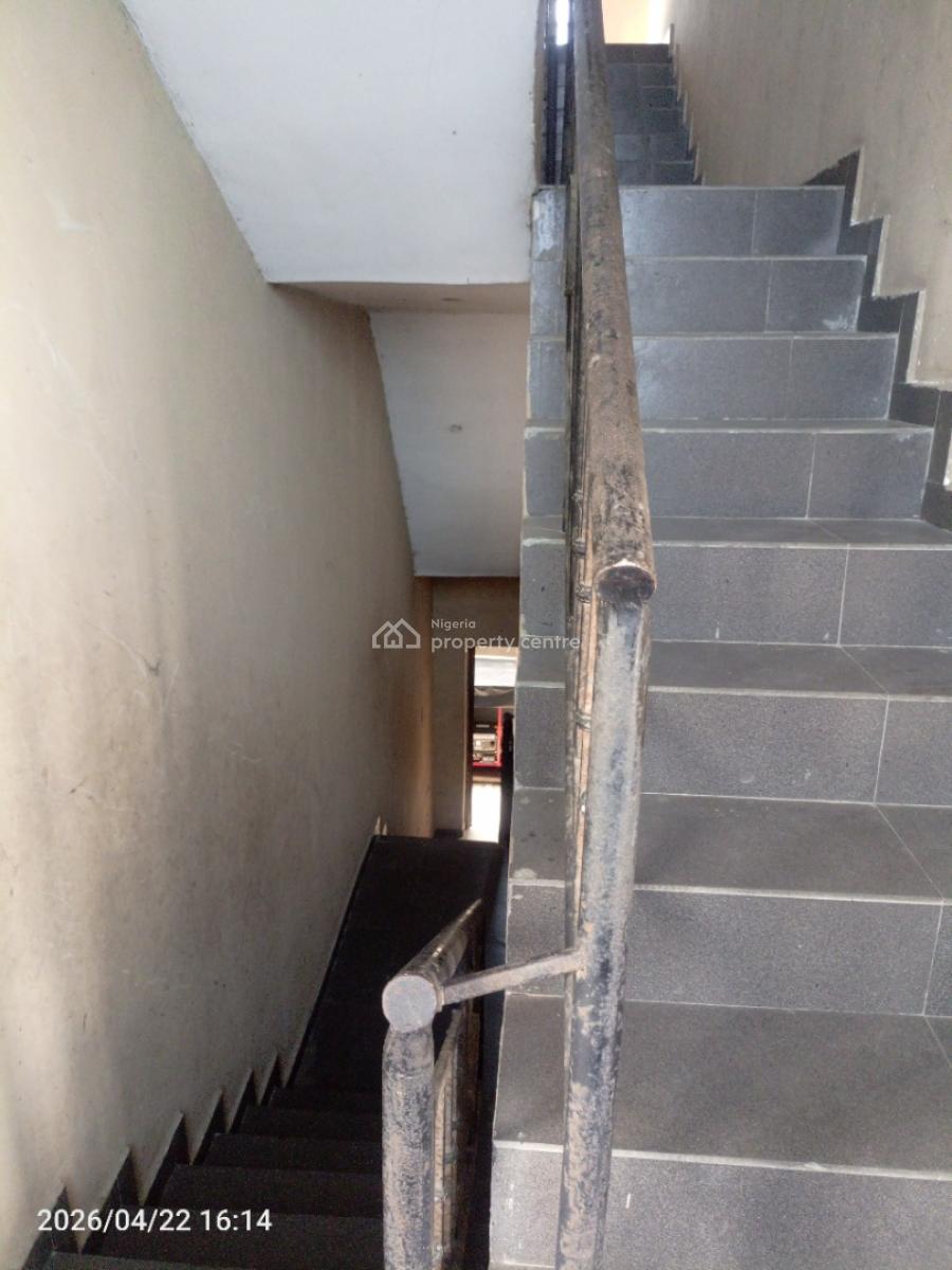 3 Bedroom Luxurious Upstairs Flat, Ogoyo, Close to Lekki Scheme 2., Ilaje, Ajah, Lagos, Flat / Apartment for Rent