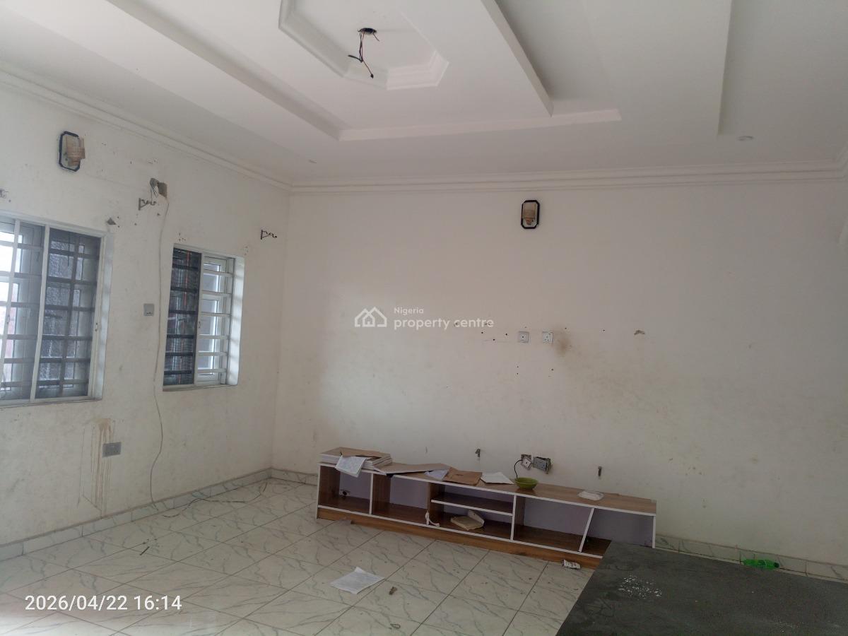 3 Bedroom Luxurious Upstairs Flat, Ogoyo, Close to Lekki Scheme 2., Ilaje, Ajah, Lagos, Flat / Apartment for Rent