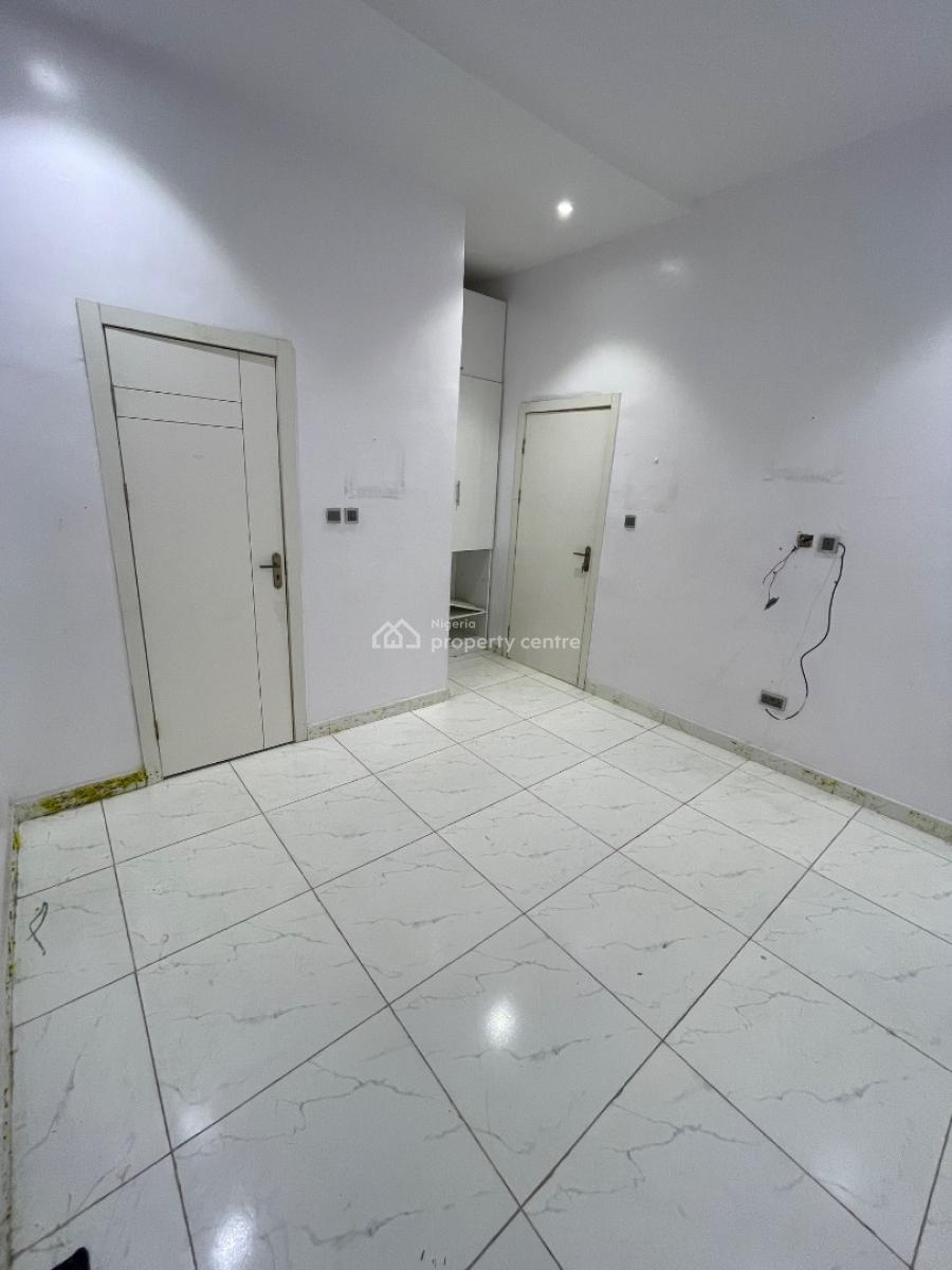 Spacious Room Upstairs in a Shared Apartment, Road 4 Lekky County, Ikota, Lekki, Lagos, Self Contain (single Rooms) for Rent