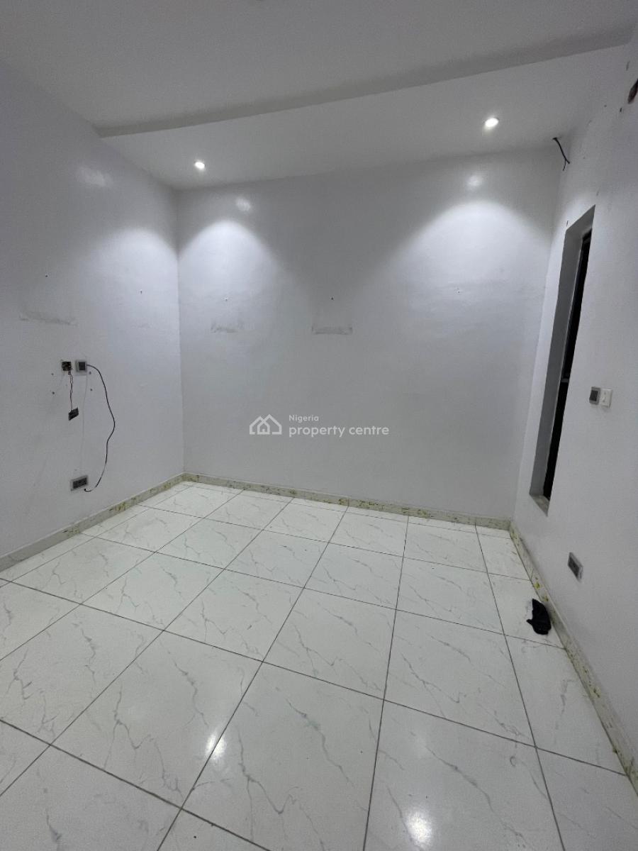 Spacious Room Upstairs in a Shared Apartment, Road 4 Lekky County, Ikota, Lekki, Lagos, Self Contain (single Rooms) for Rent