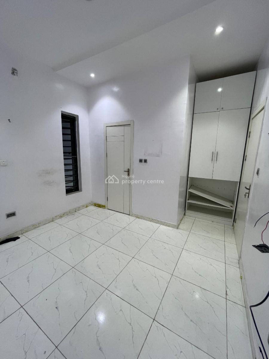 Spacious Room Upstairs in a Shared Apartment, Road 4 Lekky County, Ikota, Lekki, Lagos, Self Contain (single Rooms) for Rent