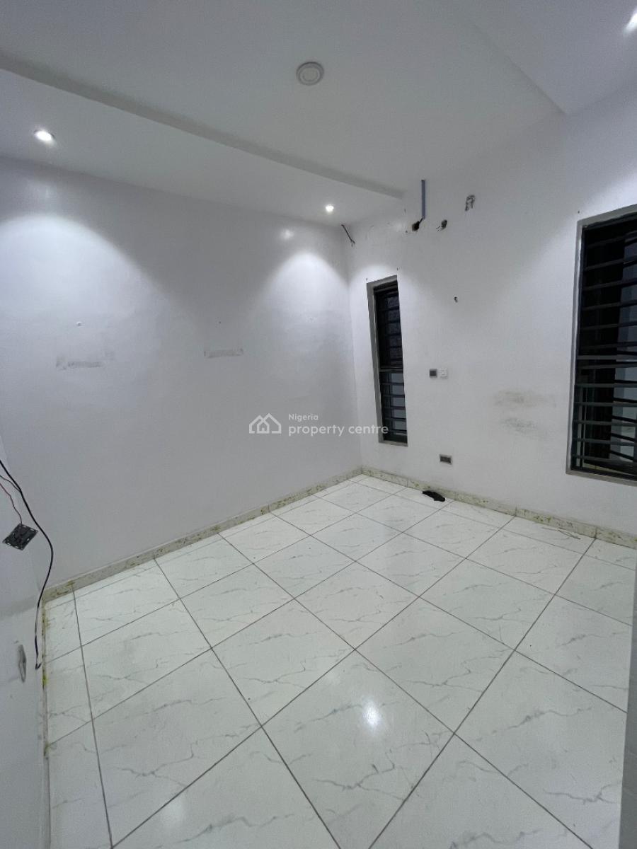 Spacious Room Upstairs in a Shared Apartment, Road 4 Lekky County, Ikota, Lekki, Lagos, Self Contain (single Rooms) for Rent