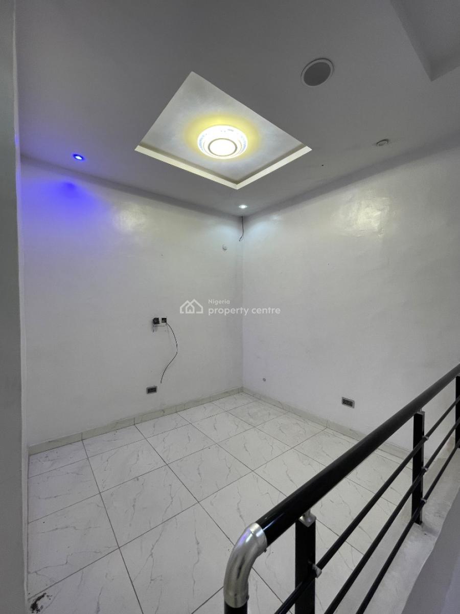 Spacious Room Upstairs in a Shared Apartment, Road 4 Lekky County, Ikota, Lekki, Lagos, Self Contain (single Rooms) for Rent