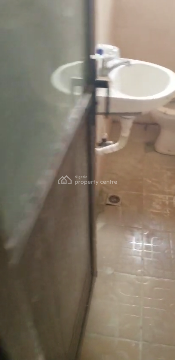 Clean 2 Bedroom @ Faseun Bridge, Off  Dr Fasheun Bridge Bucknoor Estate Lagos, Ago Palace, Isolo, Lagos, Flat / Apartment for Rent