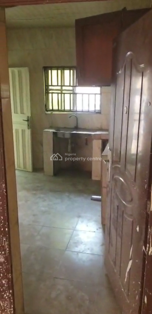 Clean 2 Bedroom @ Faseun Bridge, Off  Dr Fasheun Bridge Bucknoor Estate Lagos, Ago Palace, Isolo, Lagos, Flat / Apartment for Rent