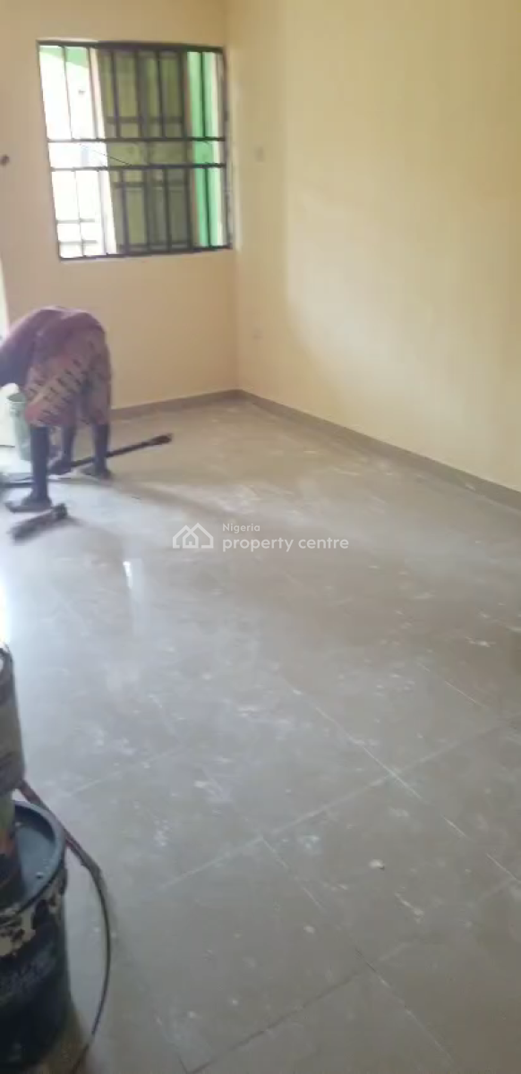 Clean 2 Bedroom @ Faseun Bridge, Off  Dr Fasheun Bridge Bucknoor Estate Lagos, Ago Palace, Isolo, Lagos, Flat / Apartment for Rent