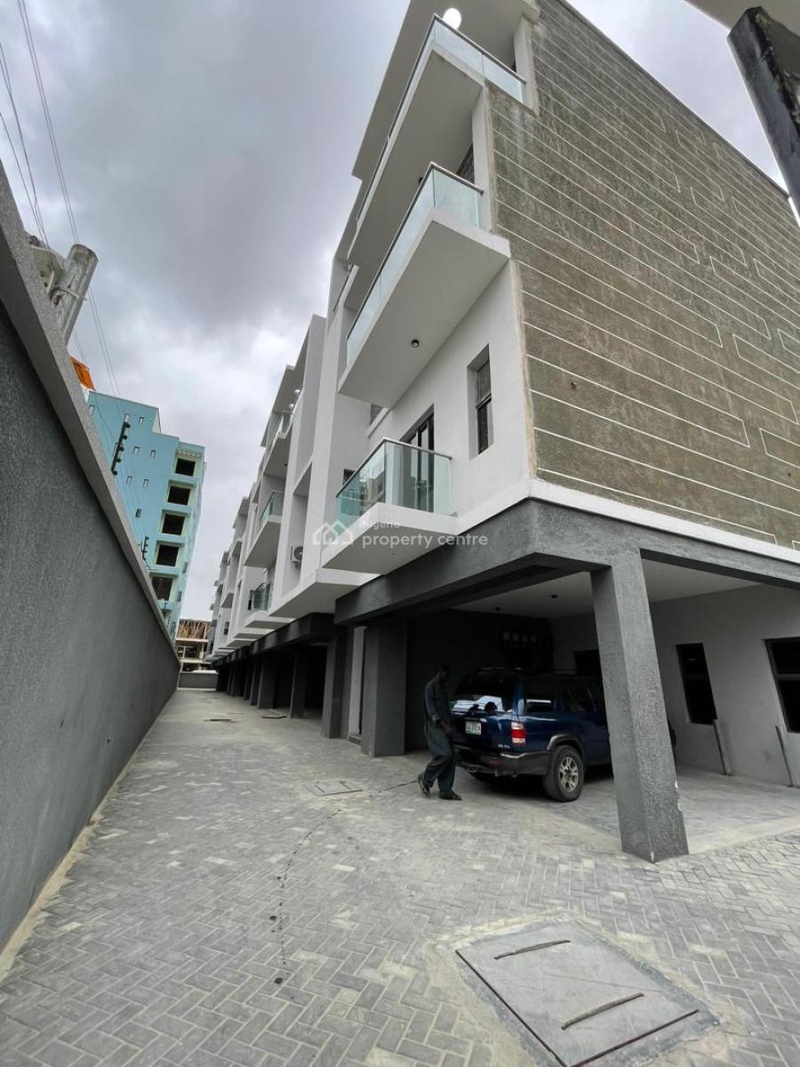 Exquisite 2 Bedroom Penthouse with Pool and Gym  in a Serene Estate, Beautiful Home in a Call to Access Estate in a Flood Free Location, Lekki Phase 1, Lekki, Lagos, House for Sale