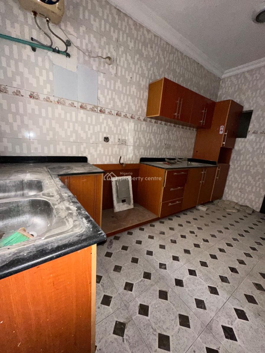Specious 2bedroom Flat, Spg Road Ologolo, Lekki, Lagos, Flat / Apartment for Rent