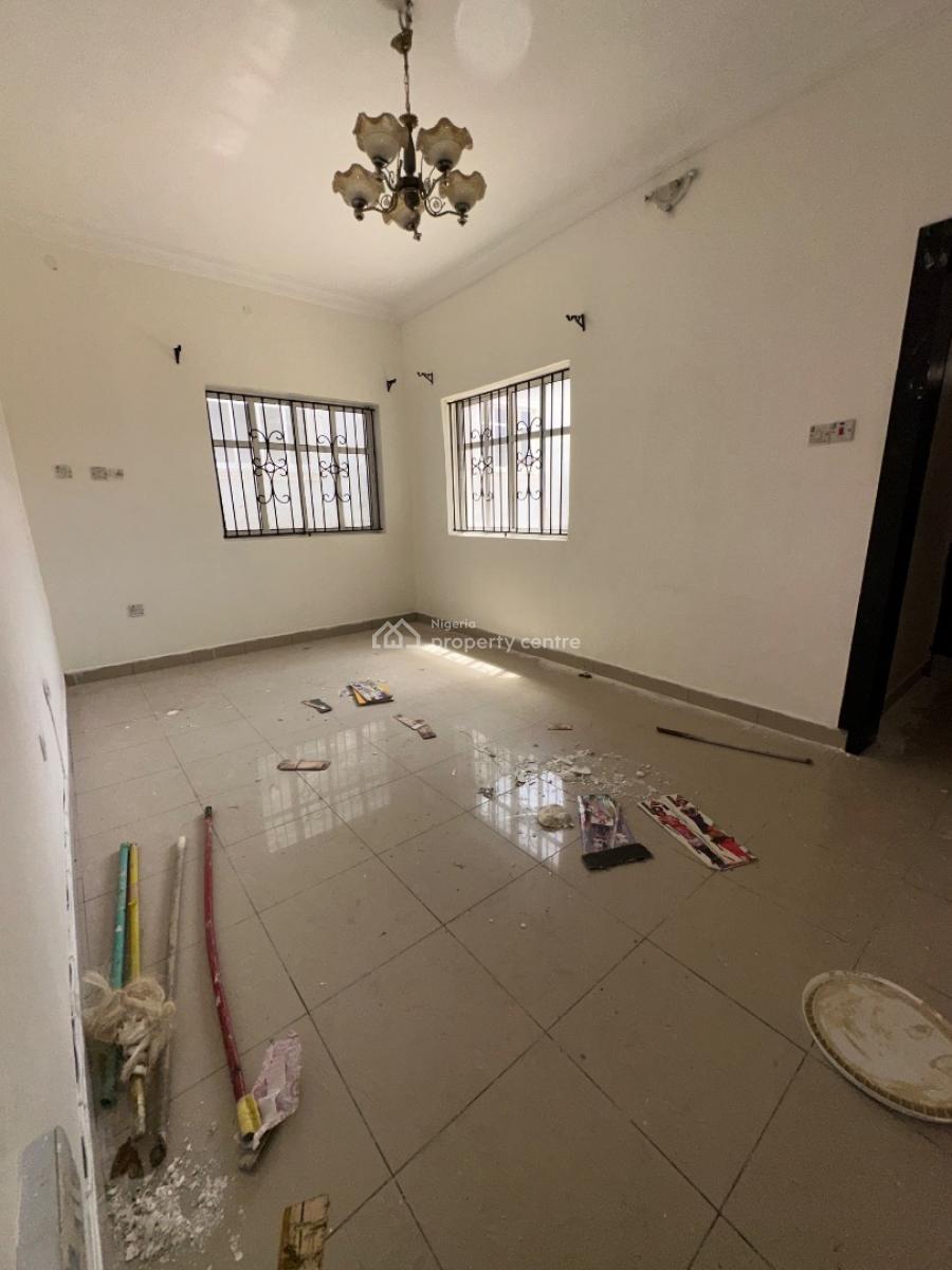 Specious and Newly Renovated 3bedroom Flat, Spg Road Ologolo, Lekki, Lagos, Flat / Apartment for Rent