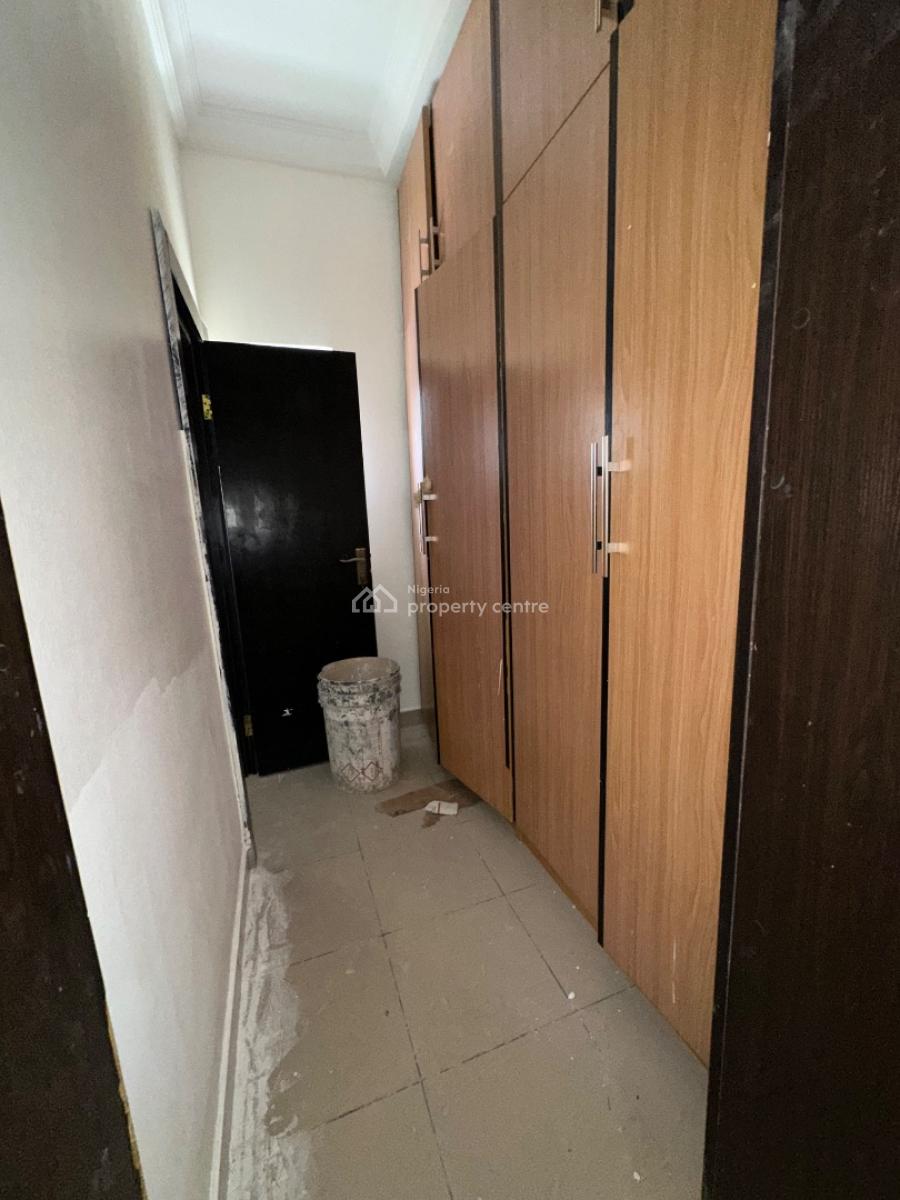 Specious and Newly Renovated 3bedroom Flat, Spg Road Ologolo, Lekki, Lagos, Flat / Apartment for Rent
