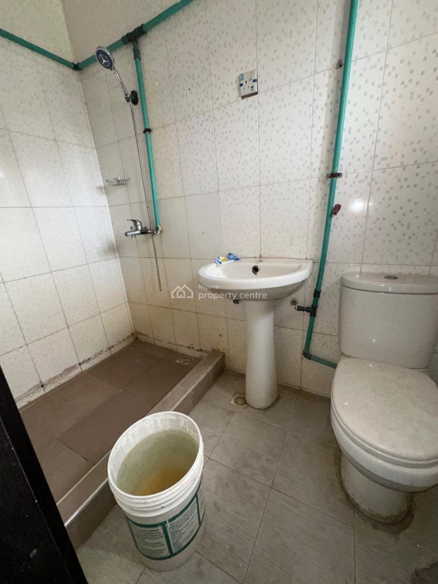 Specious and Newly Renovated 3bedroom Flat, Spg Road Ologolo, Lekki, Lagos, Flat / Apartment for Rent