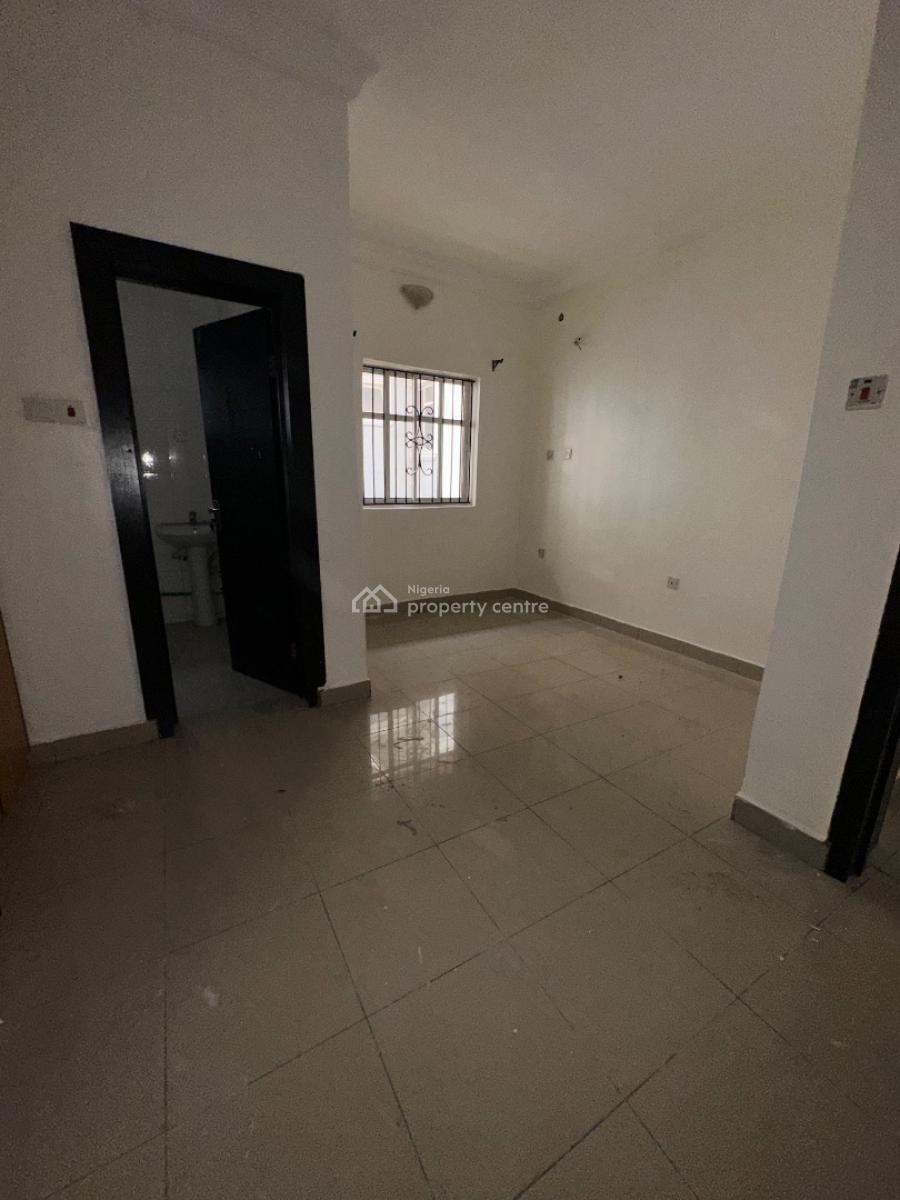 Specious and Newly Renovated 3bedroom Flat, Spg Road Ologolo, Lekki, Lagos, Flat / Apartment for Rent