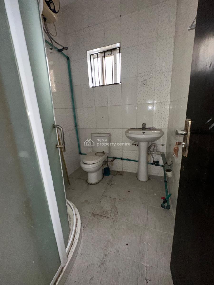 Specious and Newly Renovated 3bedroom Flat, Spg Road Ologolo, Lekki, Lagos, Flat / Apartment for Rent