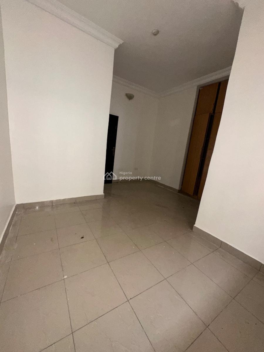 Specious and Newly Renovated 3bedroom Flat, Spg Road Ologolo, Lekki, Lagos, Flat / Apartment for Rent