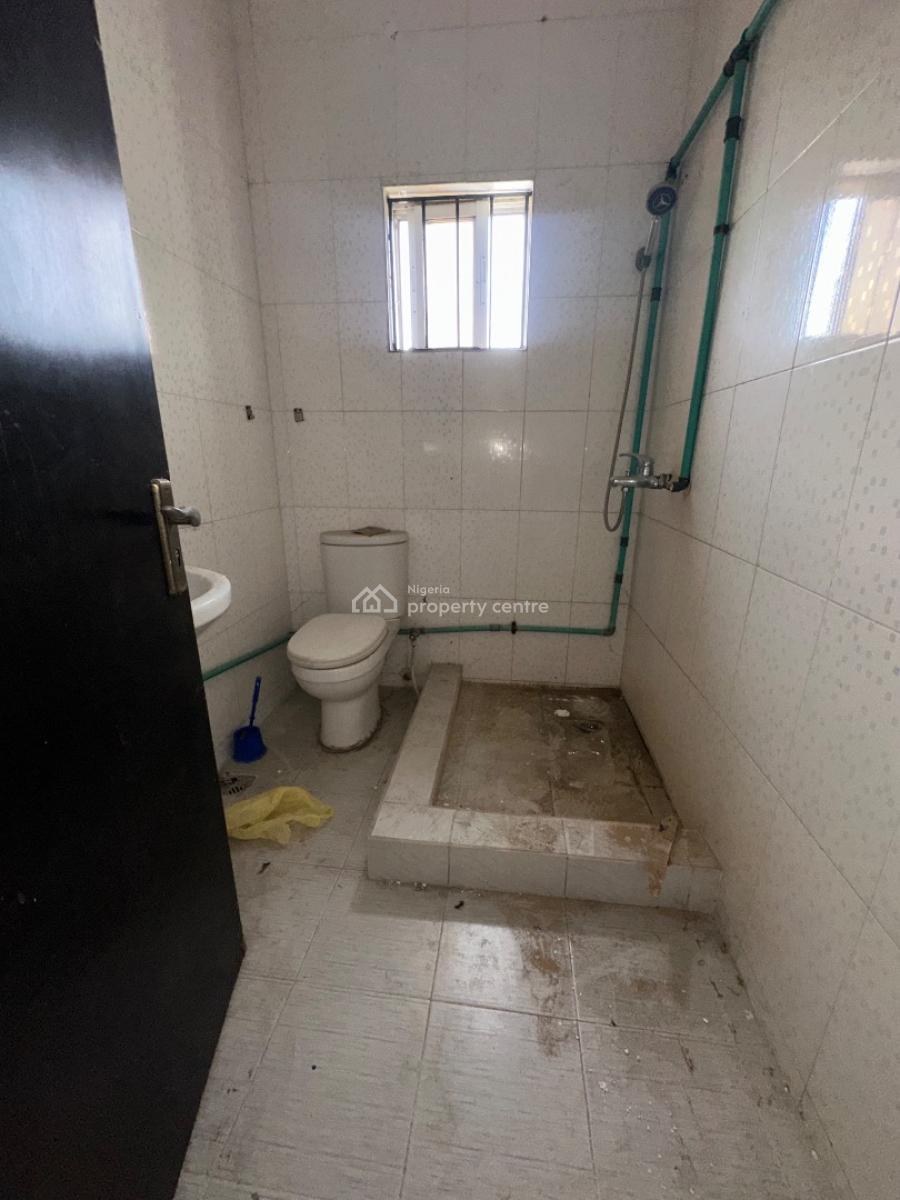 Specious and Newly Renovated 3bedroom Flat, Spg Road Ologolo, Lekki, Lagos, Flat / Apartment for Rent