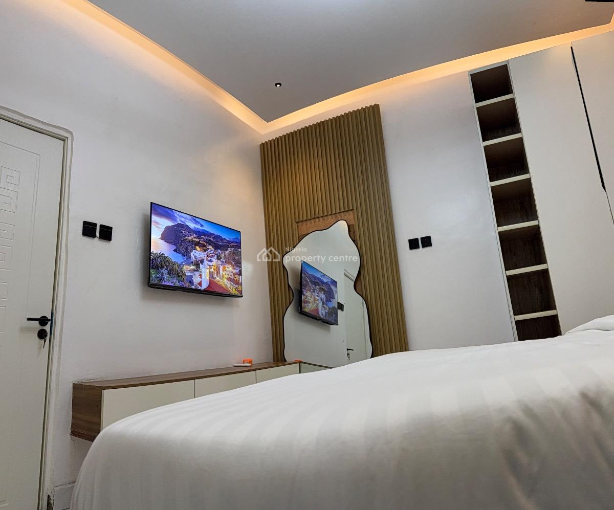 Cozy 1-bedroom Apartment, 6a,wale Hammed , Bera Estate Chevron Lekki Lagos, Lekki, Lagos, Flat / Apartment Short Let