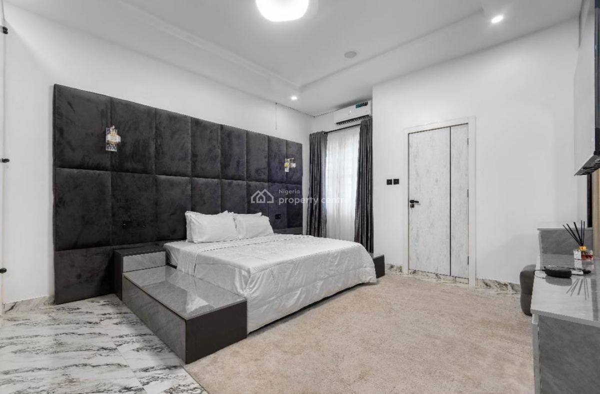 Chic 3-beds Villa W/ps5, Pool & Gym, Meadow Hall Way, Lekki, Lagos, Flat / Apartment Short Let