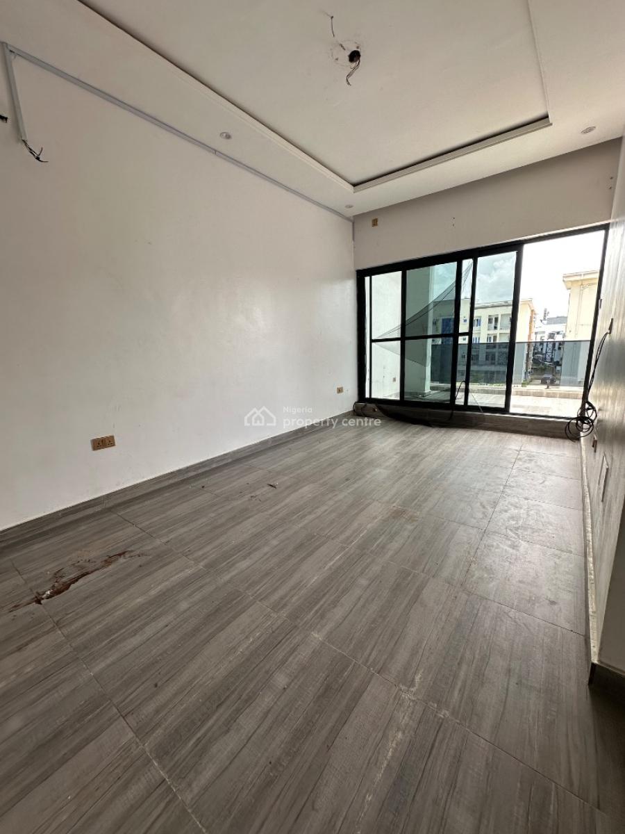 Specious 3bed Room Massonette +bq, in a Secure Estate Ologolo, Lekki, Lagos, Flat / Apartment for Rent