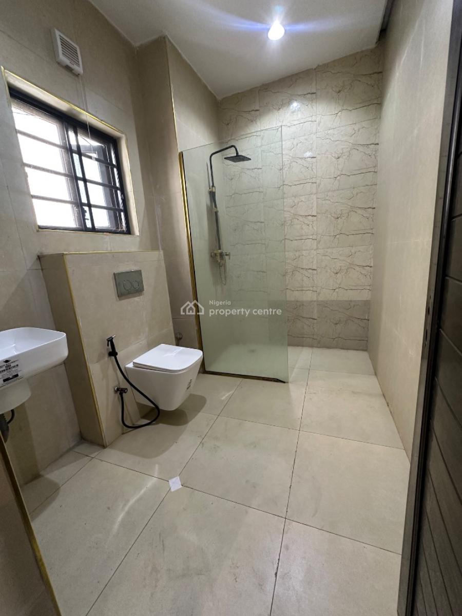 Specious 3bed Room Massonette +bq, in a Secure Estate Ologolo, Lekki, Lagos, Flat / Apartment for Rent