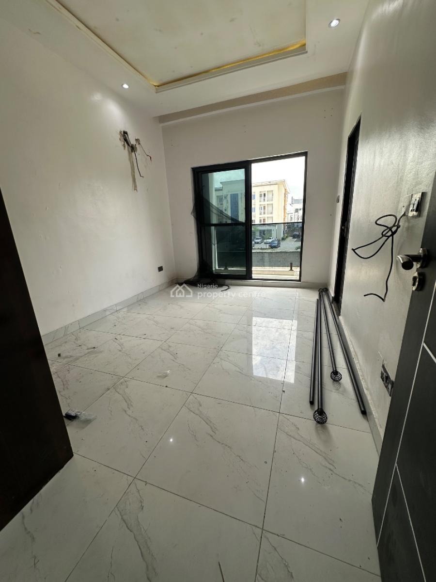 Specious 3bed Room Massonette +bq, in a Secure Estate Ologolo, Lekki, Lagos, Flat / Apartment for Rent