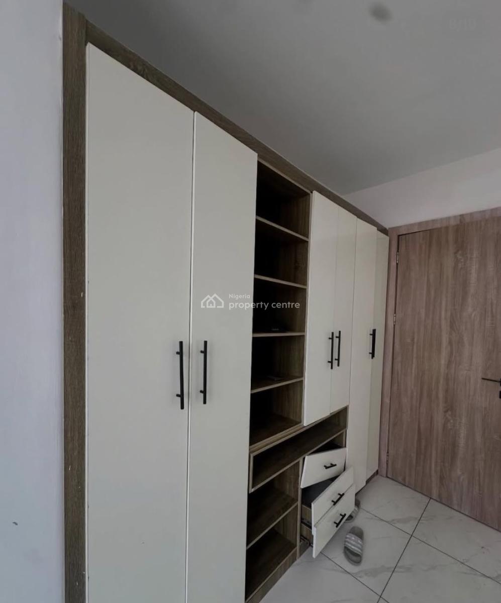 Well Maintained 2 Bedroom Apartment, Lekki, Lekki Phase 1, Lekki, Lagos, Flat / Apartment for Rent