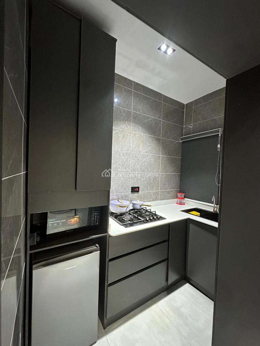 1 Bedroom Apartment, Lawanson, Surulere, Surulere, Lagos, Mini Flat (room and Parlour) Short Let