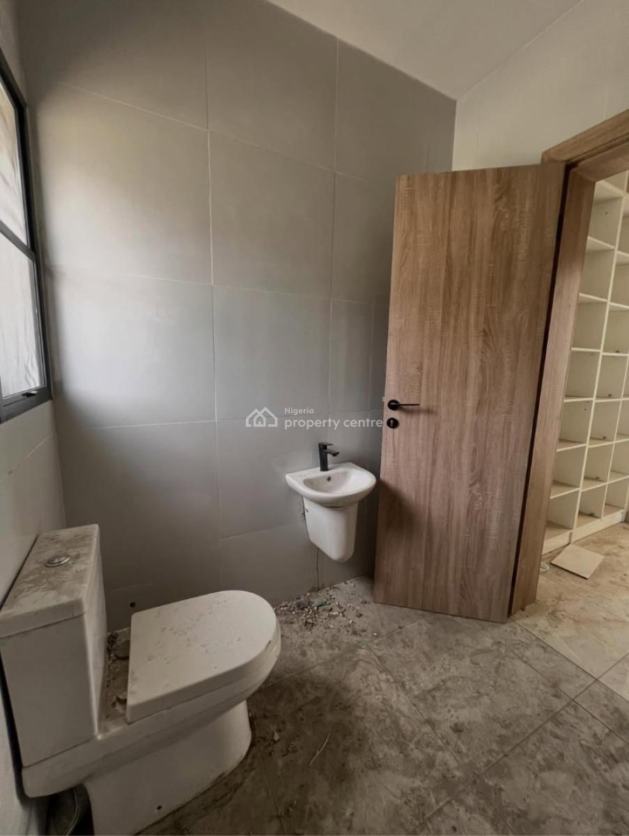 Serviced with 24/7 Power Supply 4 Bedroom En-suite Semi-detached Duple, Lekki Phase 1, Lekki, Lagos, Semi-detached Duplex for Rent