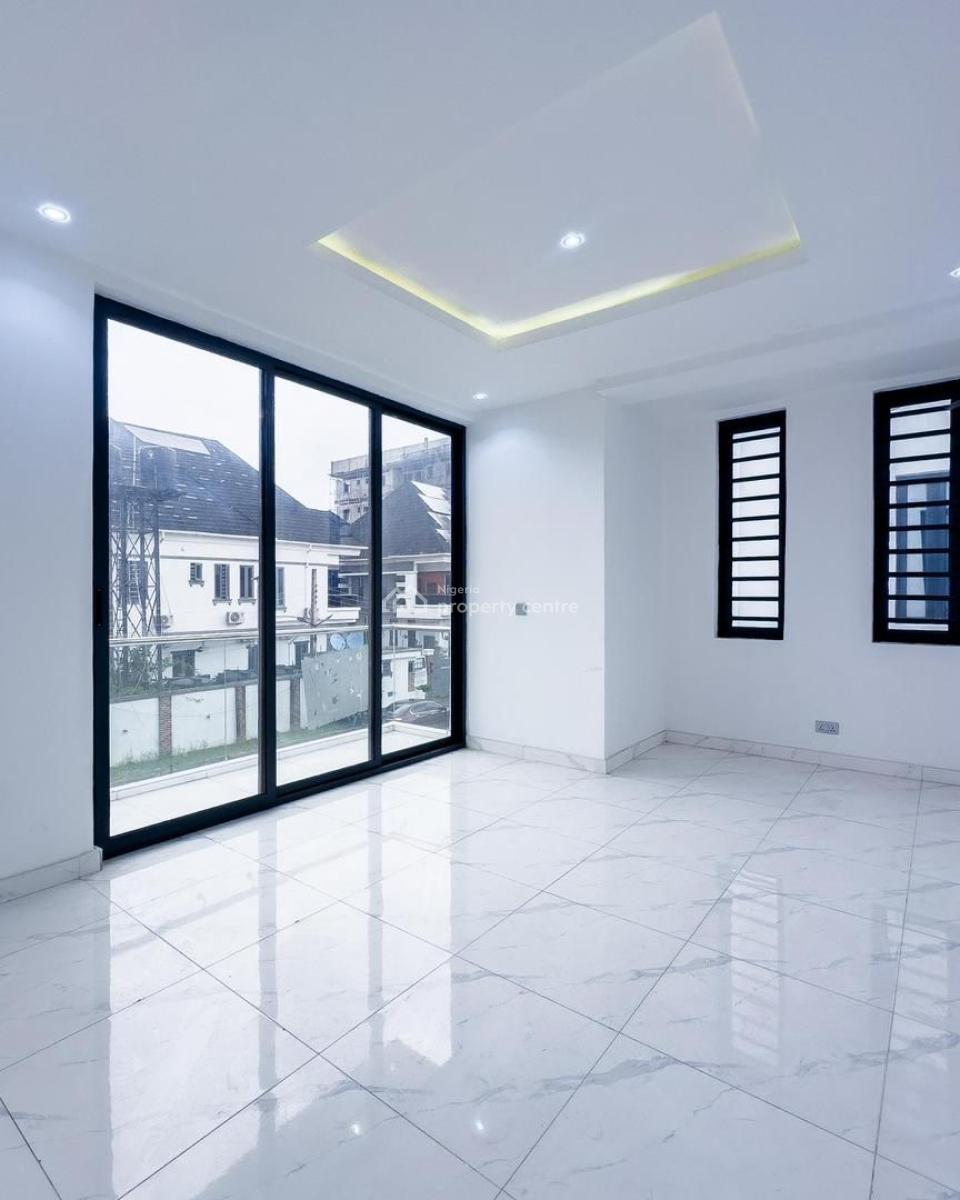 Fully Serviced  3 Bedroom Apartment with a Pool, Elevator, Lekki Phase 1, Lekki, Lagos, Flat / Apartment for Sale