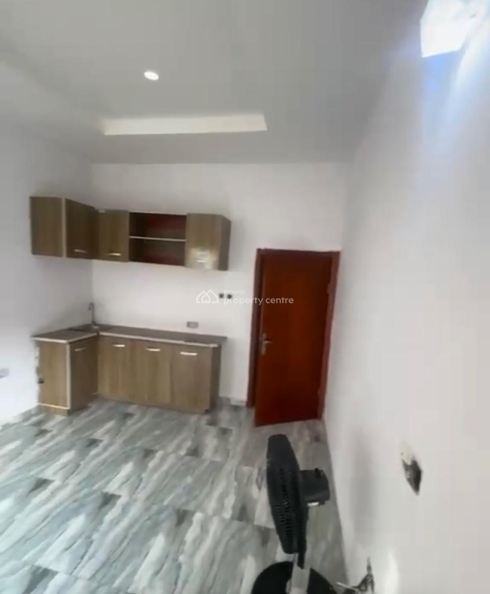 Luxurious Standard Massive Studio Apartment, Chevron Estate, Lekki Phase 2, Lekki, Lagos, Self Contain (single Rooms) for Rent