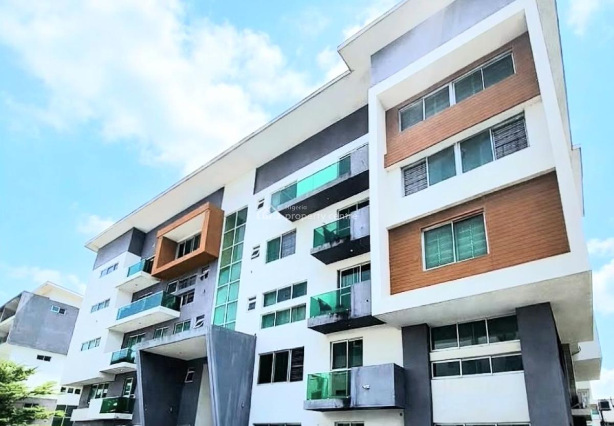 Serviced with 24/7 Power Supply 3 Bedroom En-suite Flat with an Enclos, Lekki Phase 1, Lekki, Lagos, Flat / Apartment for Rent