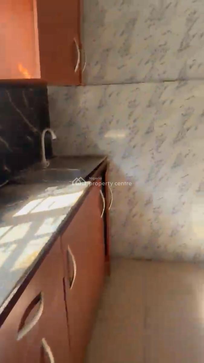 2 Bedroom Apartment in a Lovely Environment, Adeniyi Jones, Adeniyi Jones, Ikeja, Lagos, Flat / Apartment for Rent