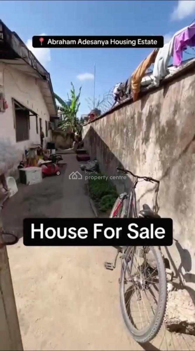 Demolishable 3 Bedroom Bungalow, Abraham Adesanya, Ajah, Lagos, Detached Bungalow for Sale