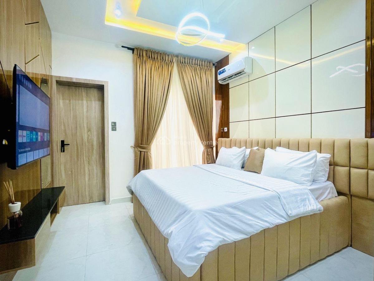 Luxe 1  Bedroom Waterfront Penth Duplex with a Ps5 and Snooker, Lekki Phase 1, Lekki, Lagos, Flat / Apartment Short Let