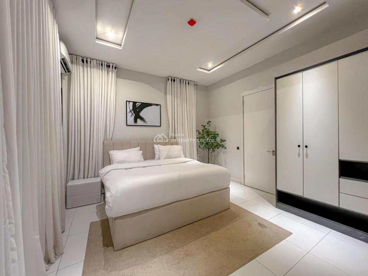 2bedroom Apartment with Ps5, Swimming Pool,air Hockey, 24/7 Security, Lekki Phase 1, Lekki, Lagos, Flat / Apartment Short Let