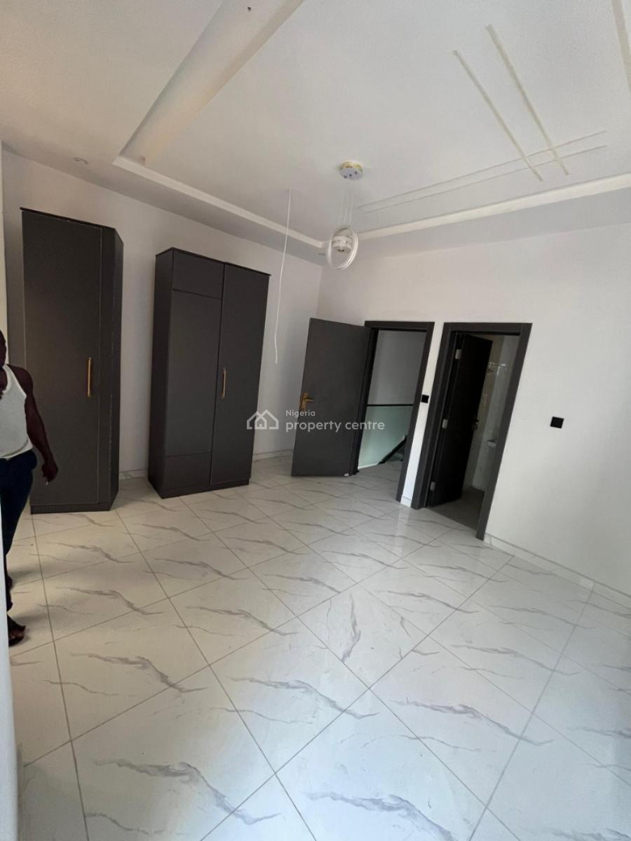 Spacious 4 Bedroom Semi-detached Duplex with Bq, Yaba, Lagos, Semi-detached Duplex for Sale
